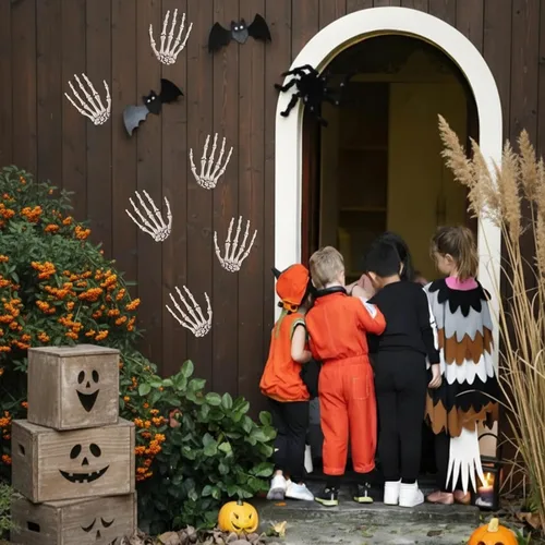 Vista 2 de Manos de esqueleto de Halloween, modelo de esqueleto de mano falsa de plástico para decoración de Halloween, accesorios de terror aterrador, 1 par