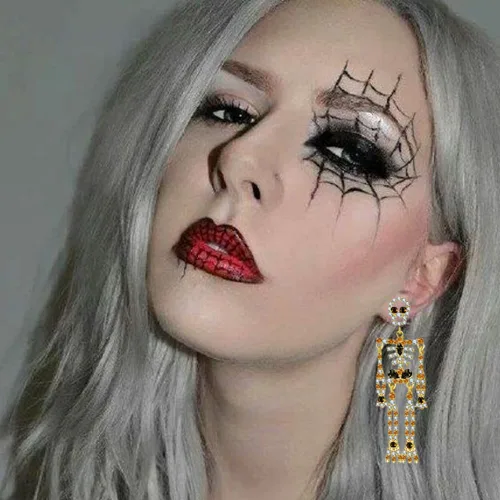 Vista 5 de SENNI Aretes de calavera de esqueleto de Halloween, aretes colgantes de esqueleto de calavera espeluznante, regalo de joyería para mujeres y niñas
