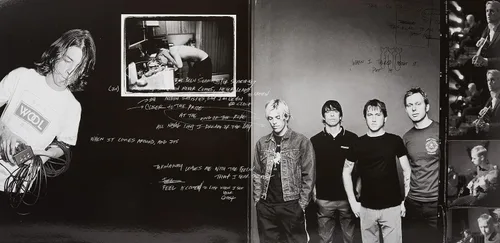 Vista 7 de Greatest Hits