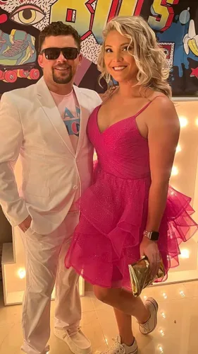 Vista 4 de ZSHAOLHYJYZS Vestidos escalonados de regreso a casa 2025 con cuello en V y purpurina de tul con tirantes delgados, vestidos cortos de graduación