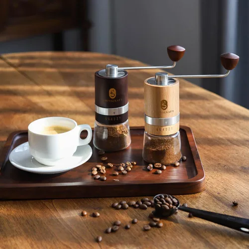 Vista 3 de Molinillo de café manual de alta calidad, fabricado con madera de haya auténtica; molinillo de café de mano con molino de rebabas de acero Marrón