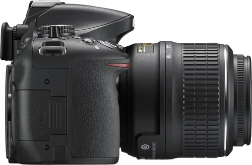 Vista 4 de Nikon D5200 24.1 MP CMOS Digital SLR con 0.709-2.165 in f/3.5-5.6 AF-S DX VR NIKKOR Zoom Lens (negro) (Descontinuado por el fabricante)