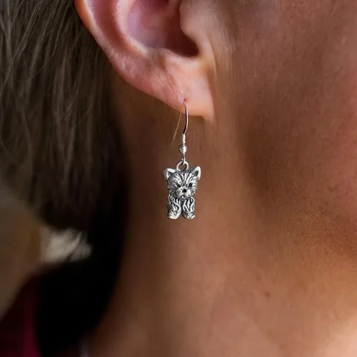Vista 2 de The Magic Zoo - Pendientes de plata de ley con diseño de cachorro Yorkie