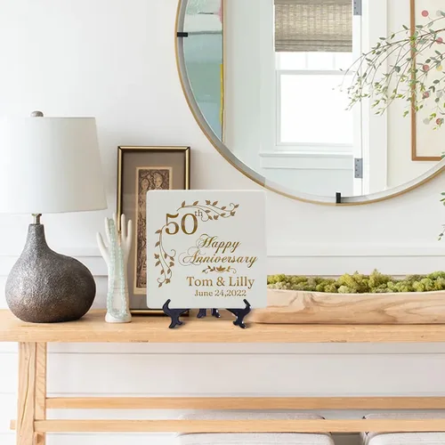 Vista 3 de Placa personalizada para aniversario 50 de boda con soporte, platos cuadrados de cerámica de porcelana de 9 pulgadas, regalo de aniversario dorado