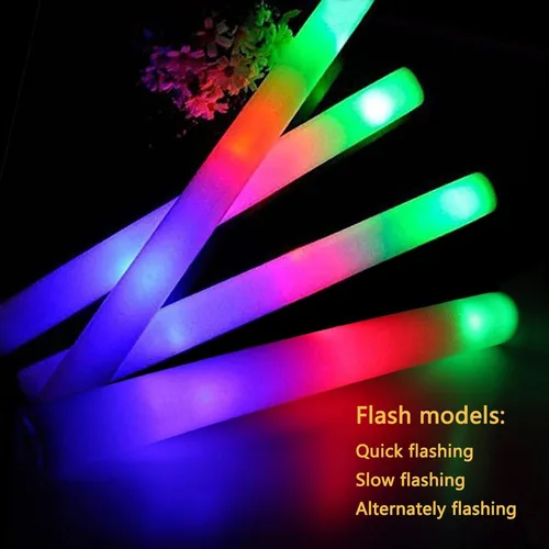 Vista 5 de Varillas luminosas a granel – 100 varillas de espuma iluminadas con 3 modos de efecto intermitente colorido, luces LED que brillan en la oscuridad
