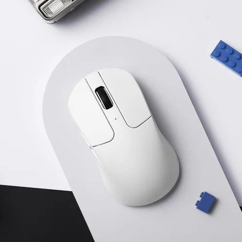 Vista 7 de Keychron M3 Mini Ratón Inalámbrico Óptico, Ratón para Juegos Bluetooth 5.1/2.4 GHz/Con Cable, Sensor Programmable PixArt 3395 con hasta 26,000 DPI