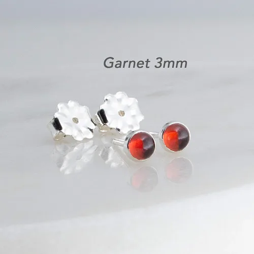 Vista 94 de Aretes pequeños de plata de ley para cartílago, tragus, hélix, múltiples piercings hipoalergénicos, piedra natal para mujer, juego de bisel
