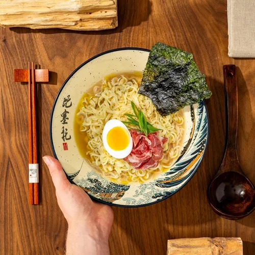 Vista 3 de BICETTO Juego de cuencos japoneses para ramen con gran diseño de ola, cuencos de cerámica grandes de 60 onzas, cucharas, palillos para ramen, Pho