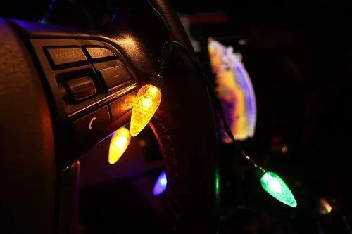 Vista 4 de KBG Paquete de 2 cables de carga de luces LED de Navidad, cable de carga USB multicolor 10 LED de 50 pulgadas, compatible con teléfonos 5, 5s, 6 2