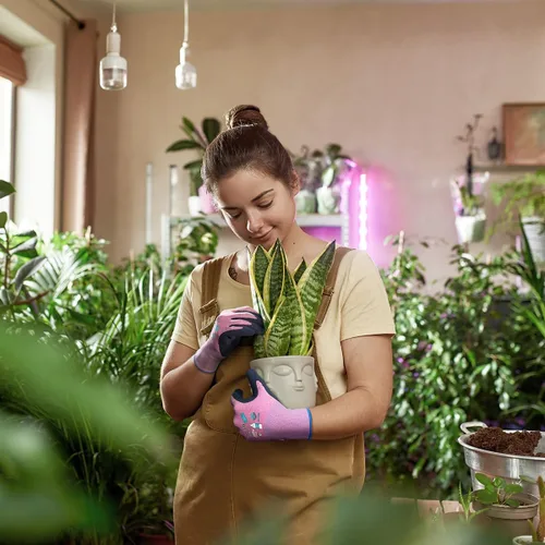 Vista 3 de KAYGO Guantes de trabajo para mujer, guantes de trabajo de seguridad ecológicos con revestimiento de goma transpirable, KGE19L, 3 pares Excellent