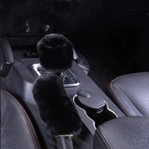Vista 3 de ZYNQACC Juego de 4 fundas esponjosas para volante con funda para freno de mano, funda para palanca de cambios y llavero de felpa de lana sintética