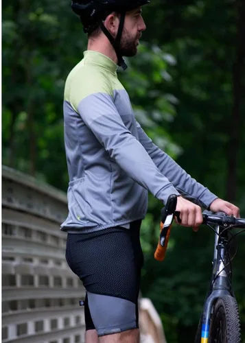 Vista 5 de Pantalones cortos de ciclismo acolchados Gel Touring para hombre Innovadores bolsillos de malla Fabricado en Estados Unidos