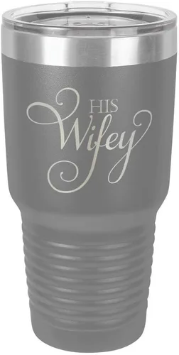 Vista 12 de Taza de viaje de acero con recubrimiento de polvo grabado con láser, con grabado «HIS WIFEY» de 325 ml, sin BPA, para mantener tu bebida fría