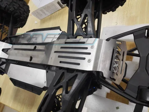 Vista 4 de Armadura de chasis de acero inoxidable placa deslizante delantera y trasera 5 piezas versión hueca para Traxxas X-Maxx XMAXX 6S 8S