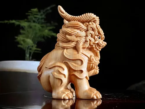 Vista 3 de Adornos de estatua de Kylin de madera maciza, estatua de perro Foo, escultura de Feng Shui, decoración de oficina en casa, figura de Pixiu de animal