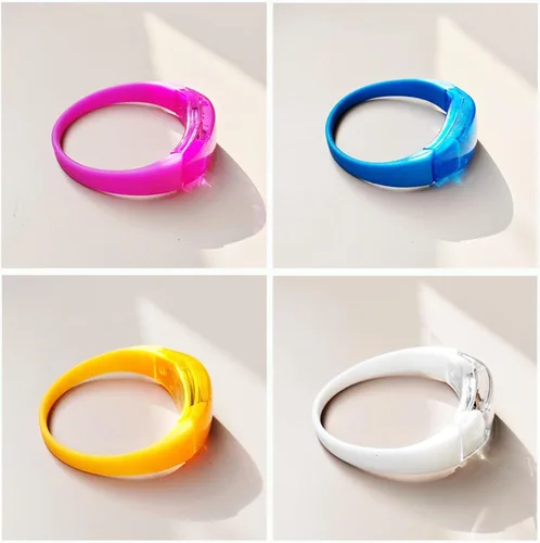 Vista 6 de Pulseras que brillan en la oscuridad, pulseras brillantes activadas por música y sonido para niños y adultos con luz estroboscópica LED