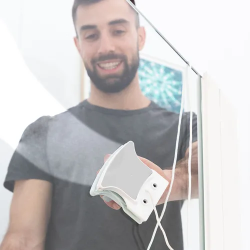 Vista 3 de Limpiacristales Magnético Magly InnovaGoods