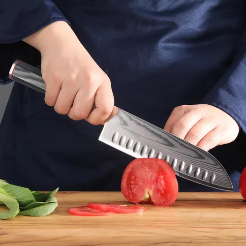 Vista 6 de Cangshan YARI Series X-7 Cuchillo Santoku de acero Damasco de 7 pulgadas con funda