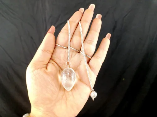 Vista 4 de Péndulo suave de cuarzo de cristal azabache, meditación curativa, Wicca, divino espiritual de aproximadamente 8 pulgadas de largo con cadena