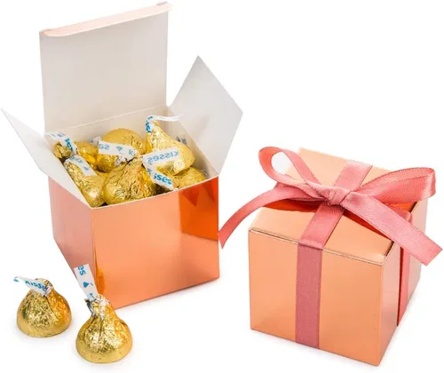 Vista 19 de AWELL Caja de dulces de regalo negra con puntos dorados a granel de 2 x 2 x 2 pulgadas con cinta para recuerdos de fiesta, puntos dorados, paquete