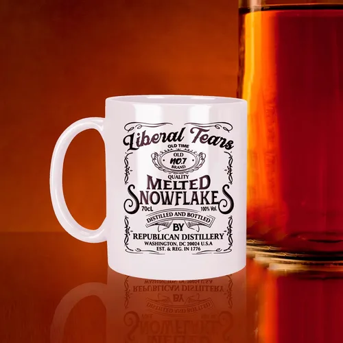 Vista 3 de Patriots Cave - Taza de café con etiqueta de copo de nieve derretida Liberal Tears Destilería republicana Est. 1776 Regalos conservadores