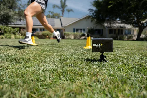 Vista 6 de SKLZ 6X Vallas de agilidad ultra duraderas - para atletas de todos los niveles de habilidad, paquete de 6 con vallas de 15,2 cm de alto