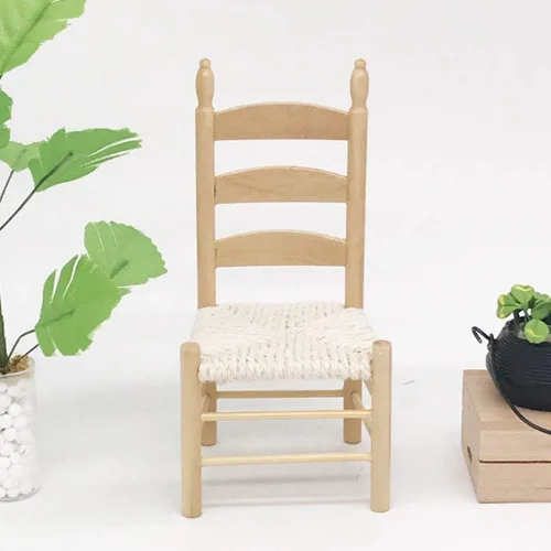 Vista 2 de Silla vintage de madera en miniatura para accesorios de muñecas 1:12 (Burlywood)