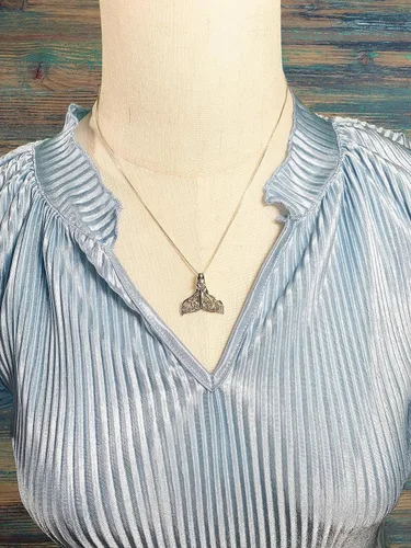 Vista 8 de Collar con colgante de nudo celta de cola de ballena de plata de ley, 18 pulgadas, topacio azul, Plata esterlina, Topacio