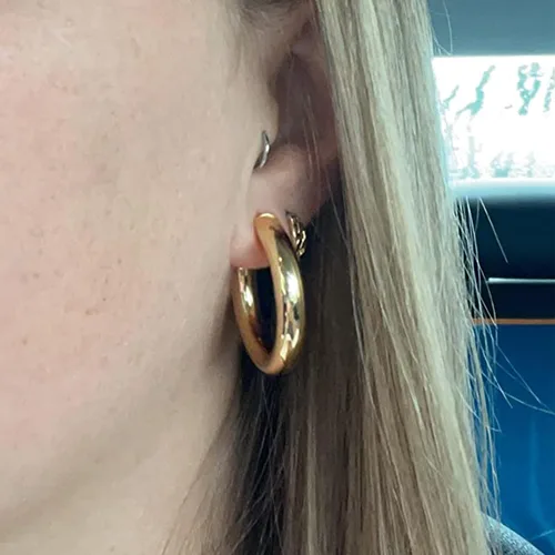 Vista 3 de Chunky Gold Hoop Earrings for Women Lightweight Drop Hoops Hypoallergenic Gold Plated Earrings Fashion Jewelry for Women Girls (Gold)