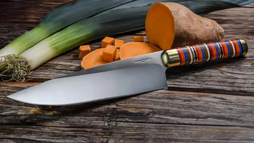Vista 4 de TOUCAN Cuchillo de chef – Cuchillo de cocina de hoja de 8 pulgadas – Cuchillos de acero japonés de alta dureza y mango multicolor – Cuchillos