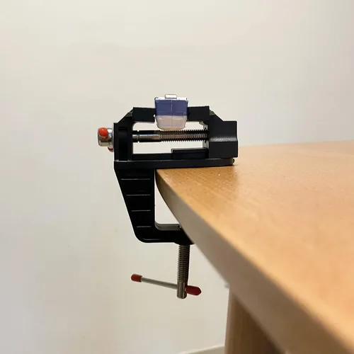 Vista 5 de Mini abrazadera de mesa pequeño banco de pasatiempos para reparaciones modelado pintura y manualidades (negro)