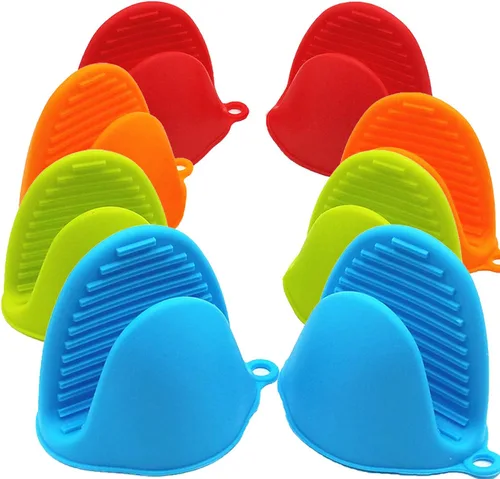 Vista 8 de NEPAK 2 pares de guantes de horno resistentes al calor, mini guantes de horno de silicona, manoplas para cocina, cocinar y hornear (rojo y azul)