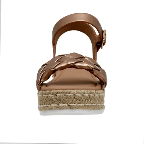 Vista 2 de CUSHIONAIRE Sandalia de cuña tejida Mae para mujer
