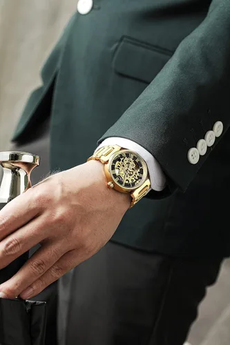 Vista 7 de Reloj esqueleto de pulsera automático estilo steampunk, manecillas luminosas de tono dorado, correa de cuero, 40mm, Negro dorado