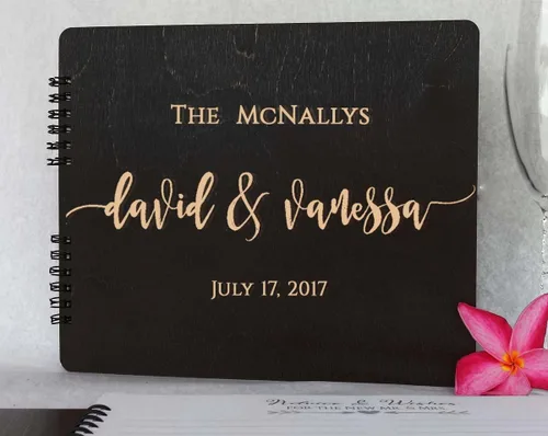 Vista 12 de Libros de invitados de boda de madera personalizados (11 x 8.5 pulgadas, tinte de madera de roble) con encanto rústico, álbum de fotos instantáneas