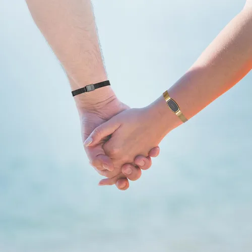 Vista 3 de PULOMI Long Distance Touch Bracelets,Vibration & Light up Couples Bracelets, Remote Smart Matching Couples Bracelet for Lovers Long Distance