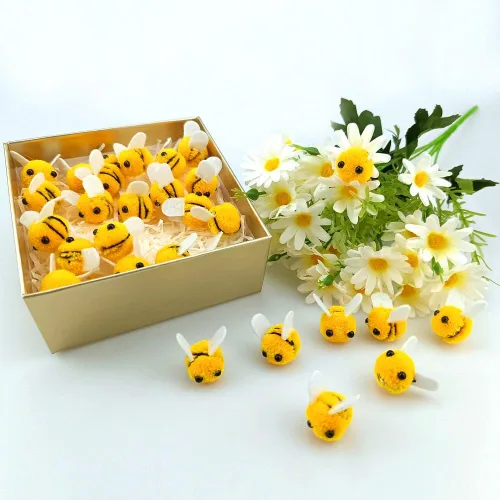 Vista 4 de SaktopDeco 28 piezas de fieltro de lana de abejas para manualidades, decoración de felpa de abeja para abeja, decoración de revelación de género