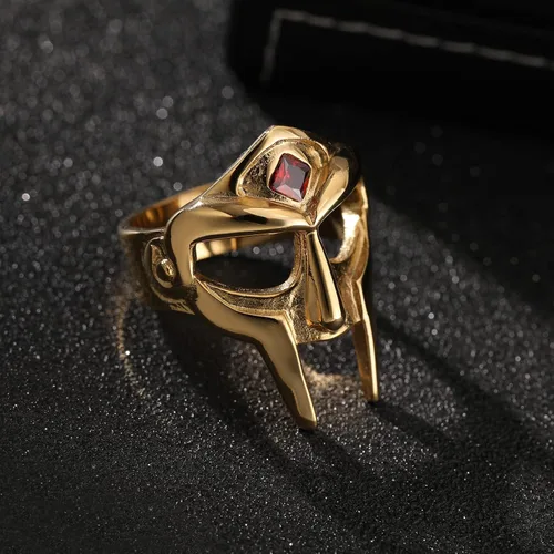 Vista 4 de DOOM - Anillo de máscara para hombre, estilo gladiador, anillo de acero inoxidable de titanio dorado rubí