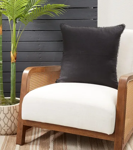 Vista 3 de SARO LIFESTYLE Almohada de diseño Pom Pom con relleno de plumón
