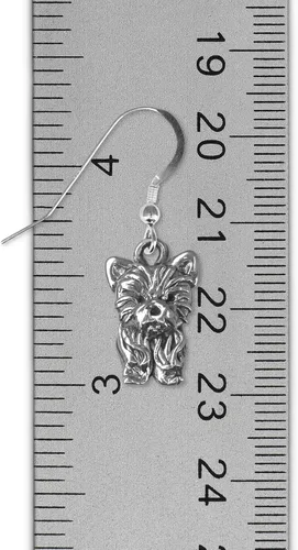 Vista 3 de The Magic Zoo - Pendientes de plata de ley con diseño de cachorro Yorkie