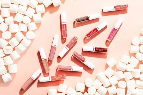 Vista 7 de wet n wild Crema de labios Cloud Pout con malvavisco, Pink Girl, You're Whipped Aceite de argán Vitamina E Sabor a malvavisco