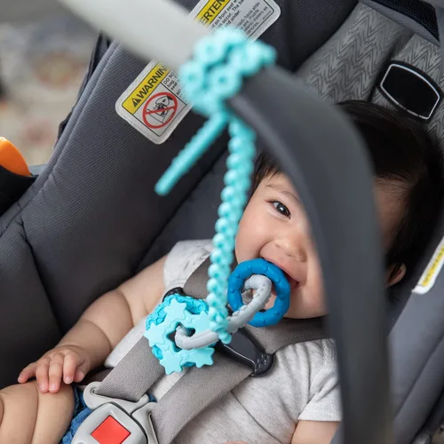 Vista 2 de Bumkins Suministros de alimentación con clip para chupete para bebé niña o niño, correas de juguete para taza de sorber, mordedor, accesorios