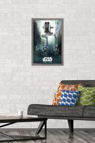 Vista 2 de Trends International Star Wars: Rogue One - Póster de pared de asedio, 14.725 x 22.375 pulgadas, versión enmarcada de madera de granero