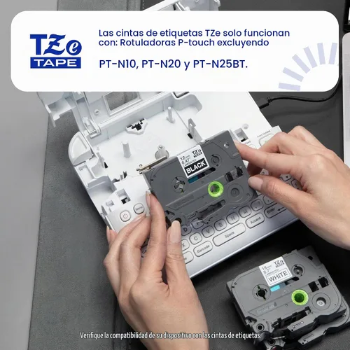 Vista 2 de Cinta de etiquetas Brother P-Touch TZe auténtica, impresión azul marino en cinta de etiqueta de tela blanca (TZeFA3), 1/2 pulg x 9.8 pies