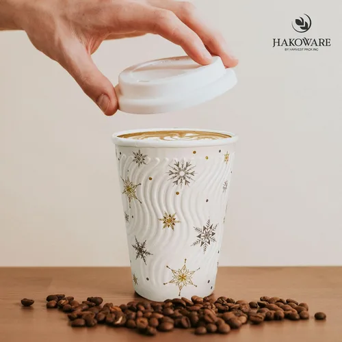 Vista 7 de Harvest Pack - Juego de 100 tazas de café desechables de Navidad de 12 onzas con tapas, tazas de papel caliente aisladas con copos de nieve blancos