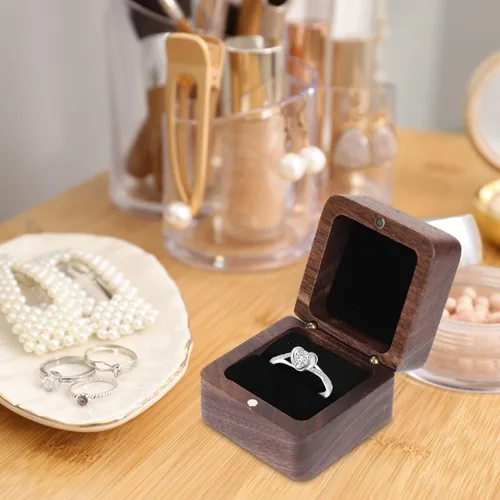 Vista 2 de USHOBE Caja de madera para anillos de madera, caja de anillo para el día de la boda, contenedor de propuesta de compromiso, funda rústica de un solo