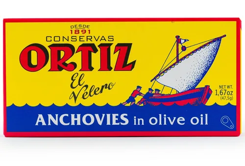 Vista 4 de Anchoas Ortiz en aceite de oliva virgen extra, filetes mantecosos firmes con un rico sabor a umami, capturados en la naturaleza en España, ideal