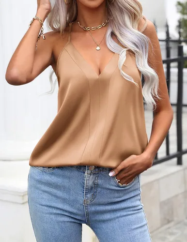 Vista 2 de Ekouaer Camisola de satén para mujer, cuello en V, lencería de seda, sin mangas, tirantes delgados, blusa casual con espalda cruzada