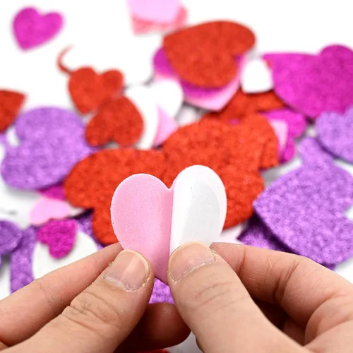 Vista 4 de TINYFUTURE 18 juegos de coronas de espuma para el día de San Valentín, kits de manualidades, decoración autoadhesiva de corazón, letras de corazón