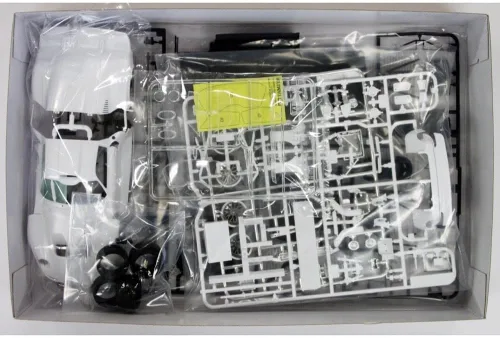 Vista 2 de Tamiya 24186 Porsche 911 GT1 Kit de modelos a escala 1:24